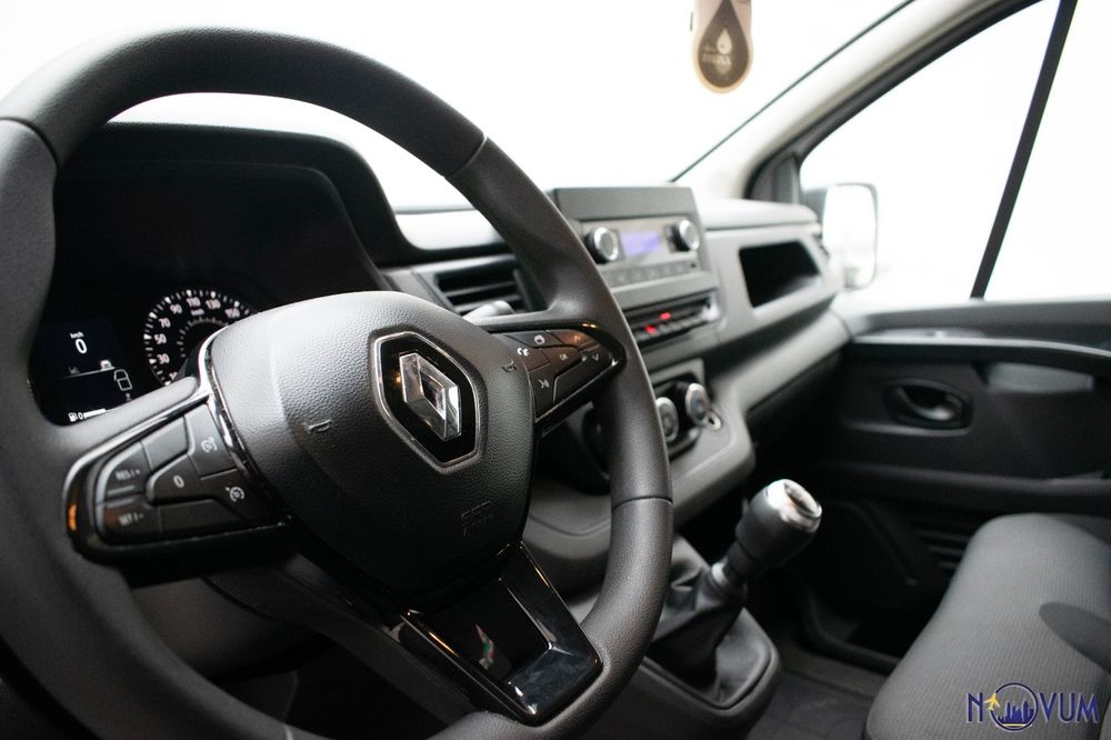 Vand Renault Trafic 8+1 2023**RATE**