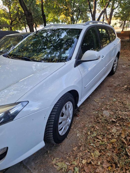 Автомобил Renault Laguna
