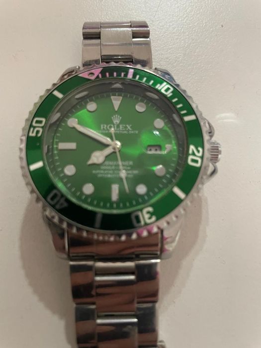 Наручные часы кварцевые