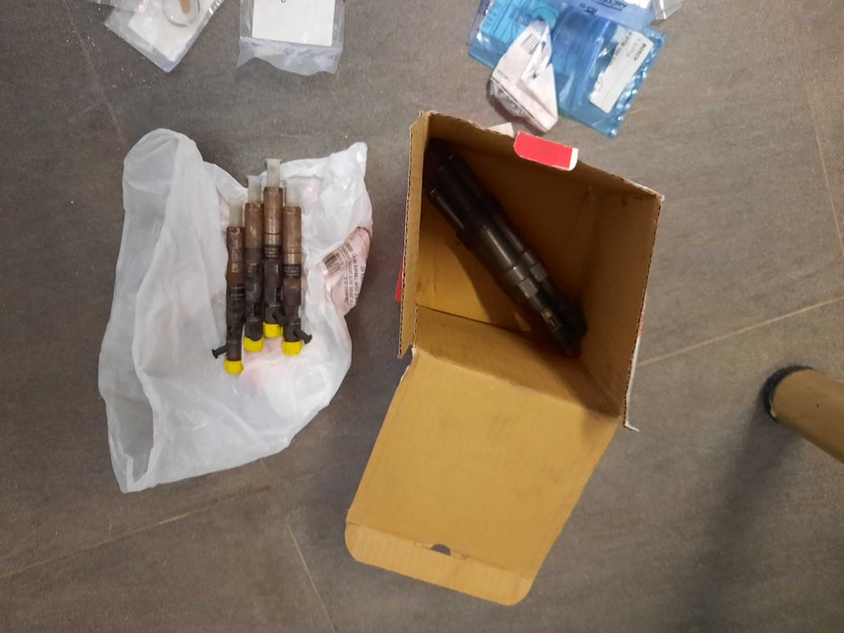 Vand piese pentru reparatie injectoare si pompe de injectie