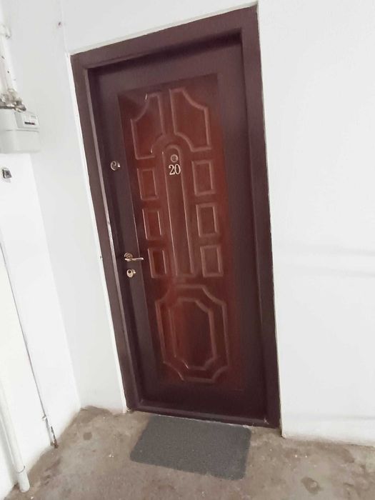 Apartament 3 camere,etaj 4