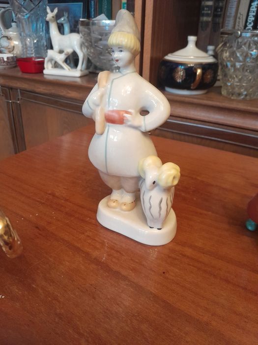 Продам статуэтки