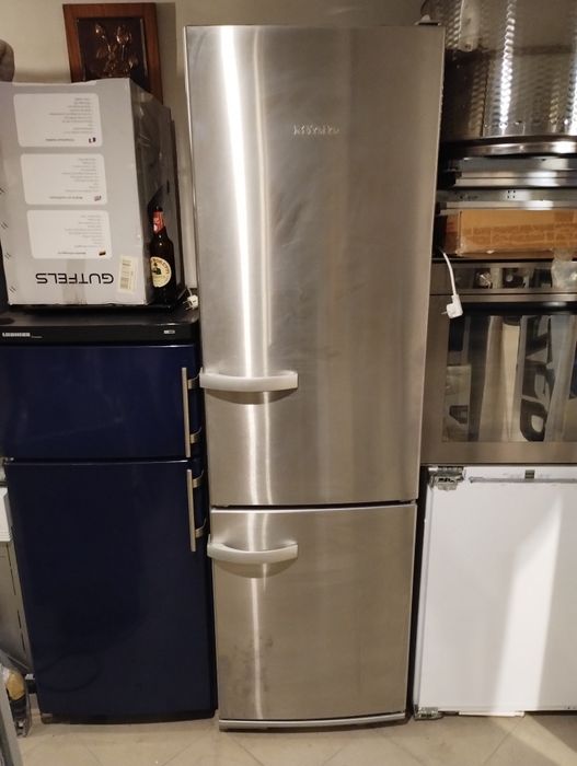 Хладимник LIBBHER Premium