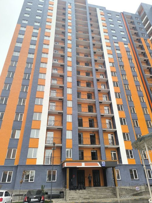 Бектемирда 3-хонали, 2-этажда сотилади