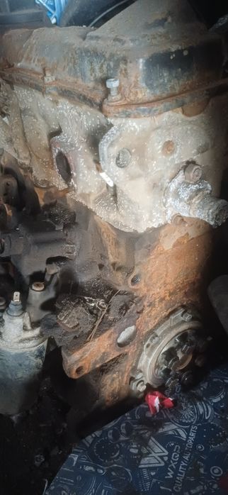 Продам  двигатель  на  пассат  б3