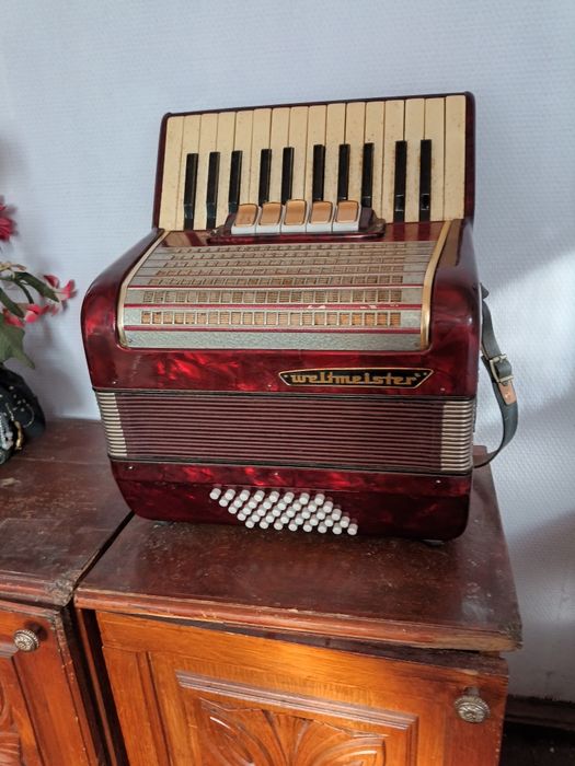 Акордеон 40 баса 100€