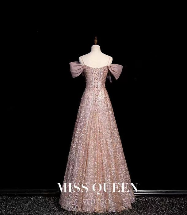 Вечернее платье на корсете