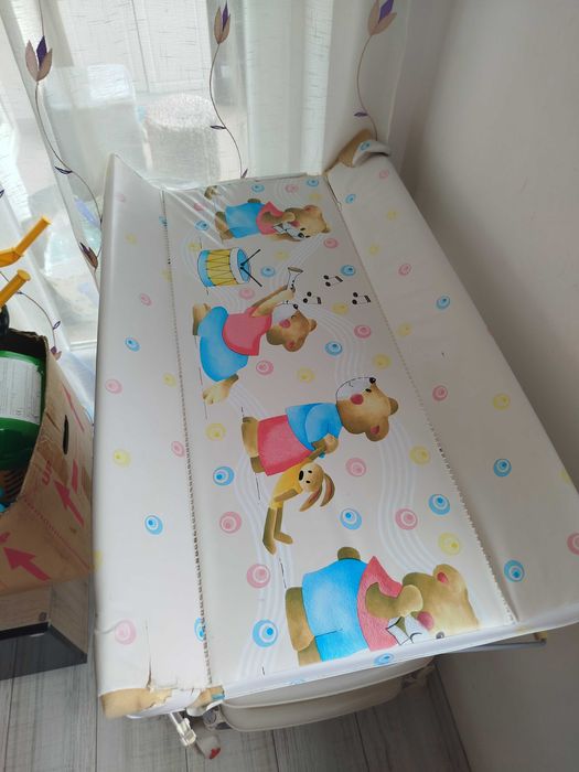 Masă pentru înfășat bebe 2in1 + cădita incorporata