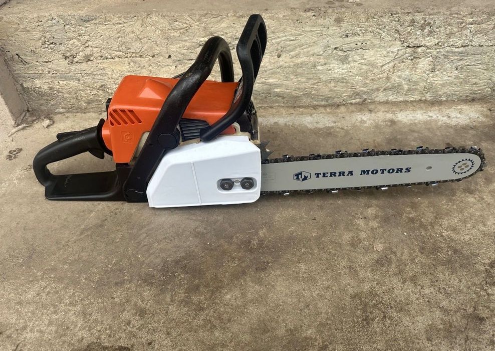 Vând drujbă Sthil MS 180