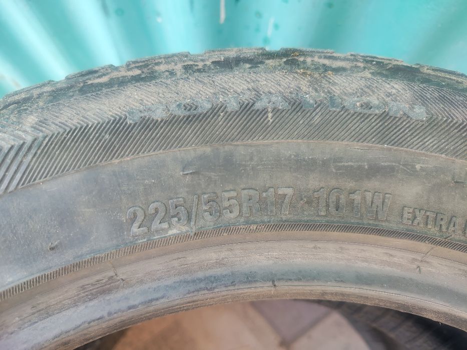 Продам пару шин 225/55 R17