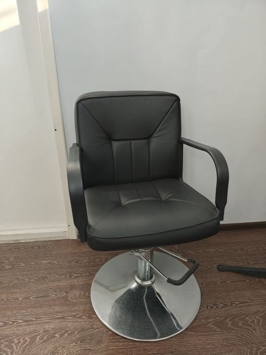 парикмахерское кресло