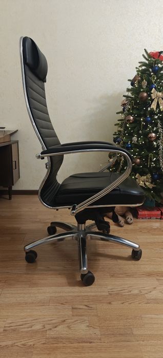 Кресло офисное (кресло руководителя)