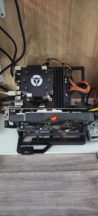 Pc gaming altfel. i5 4690, 16gb ram, gtx 1050ti 4gb, ssd 128+1 tb