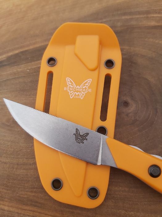 Компактен ловен нож Benchmade Flyway с кания, 2 цвята