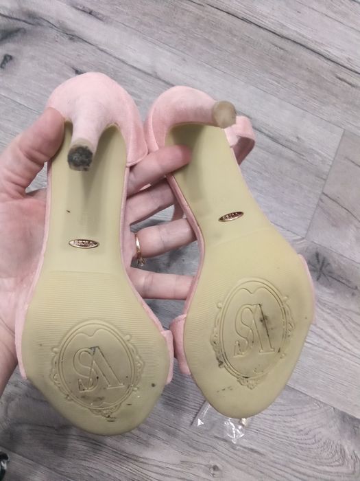 Sandale Roz pudra, o singura purtare.