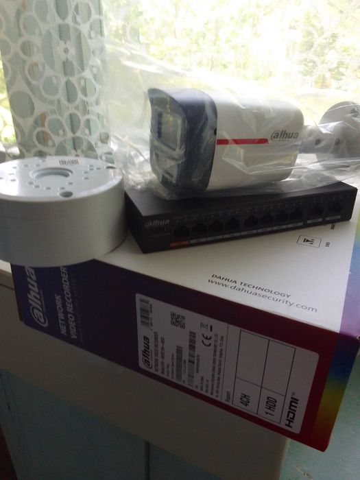 Комплект Супер цена. Новый! NVR Dahua 4 канальный. +Камера Dahua 4mр.