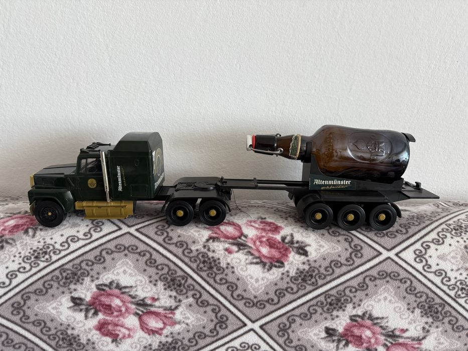 Камион с бутилка от бира