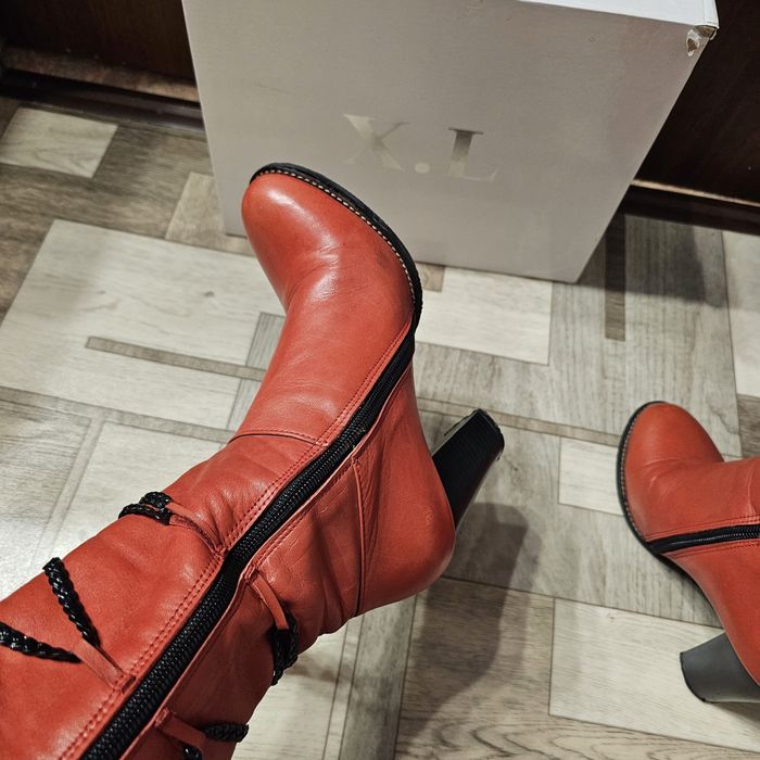 Красные демисезонные сапоги, 37 размер