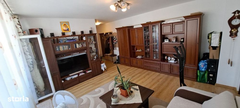 Apartament de vanzare, 55mp, terasa de 8mp, parcare, zona Regal — fotografia 1