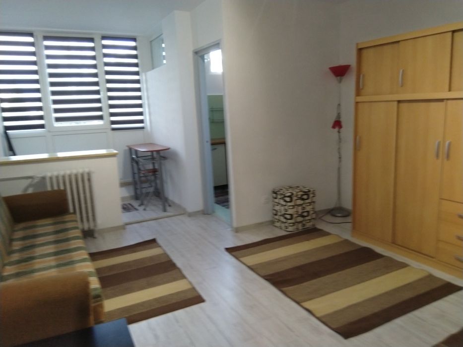 Garsoniera de închiriat