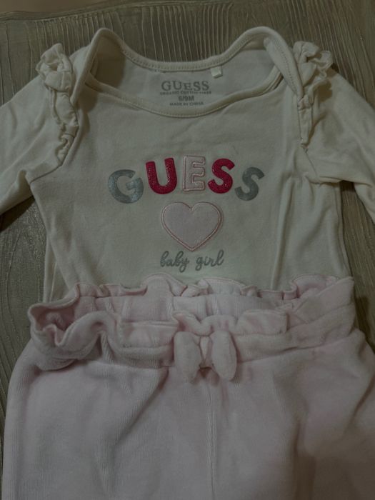 Guess бебешки комплект