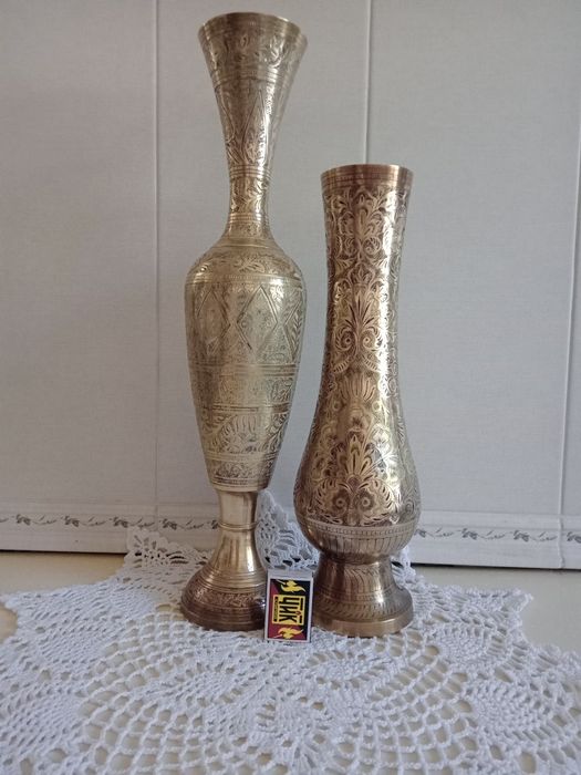 Продам лаиуневые вазы