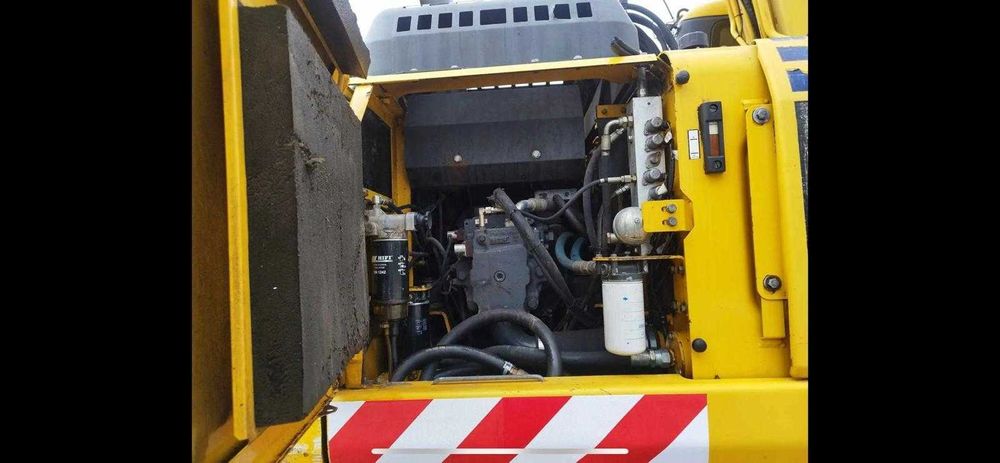 Excavator Roti Komatsu PW 160 7E0 16 Tone