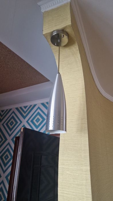 Продам люстры разные