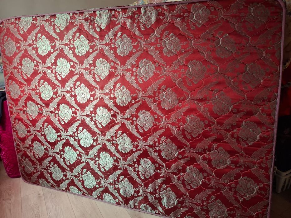 Микроволновка, ковер, самовар, посуда