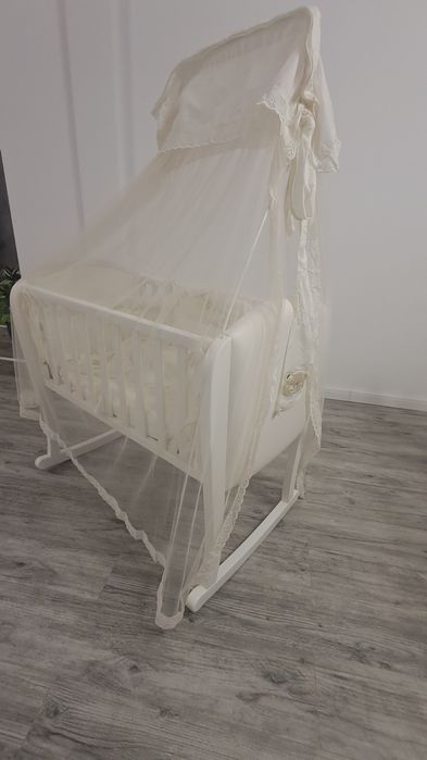 Pătuț pentru bebeluși