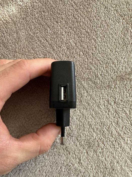 Încărcător adaptor de priză telefon tablete NOU, model UTOK