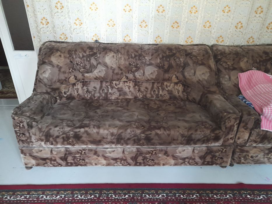 Б/У Диван Коричневого Цвета