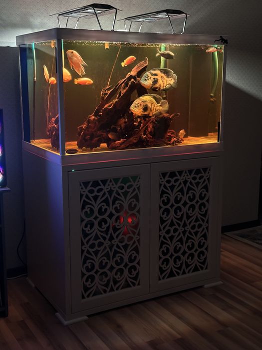 Продам шикарный аквариум 500 л !