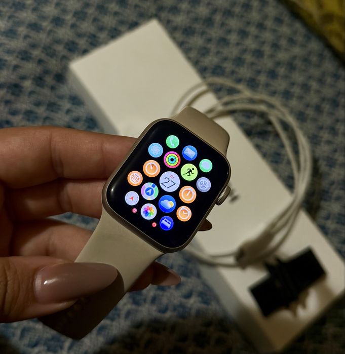 APPLE WATCH SE2 40mm Starlight