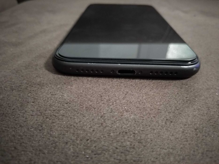 Iphone 11 128GB черен