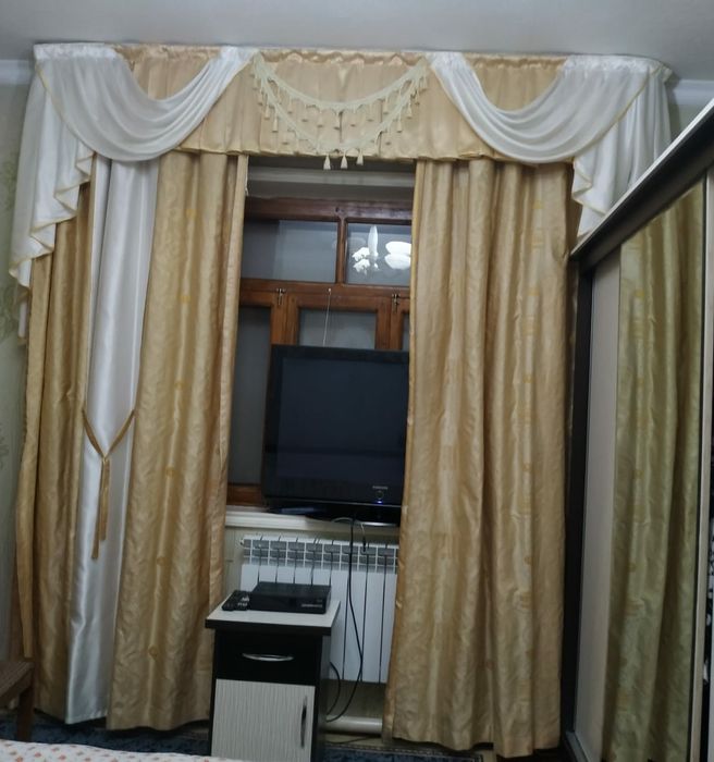 Шторы б/у разные 75 - 150 тыс. сум, в отличном состоянии