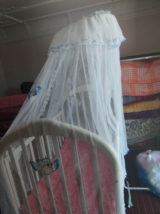 Bolalar karavati srochna sotiladi