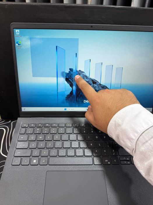 Dell 15 Amd R5-7530U DDR4 8GB SSD 512GB 15'6 FHD Ips Touch