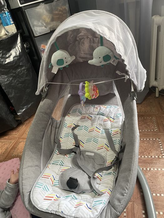 Шезлонг ( возможно доставка)