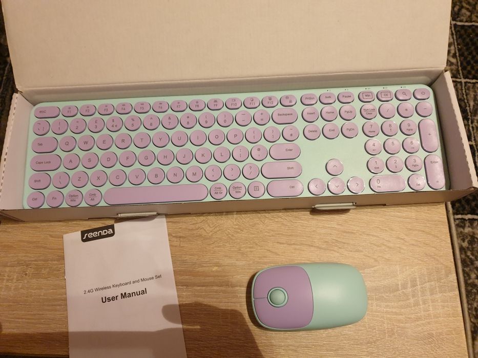 Tastatura superba, culori delicioase în stil retro cu mouse inclus