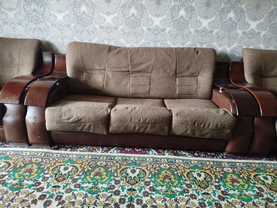 Раскладной диван + 2 кресла