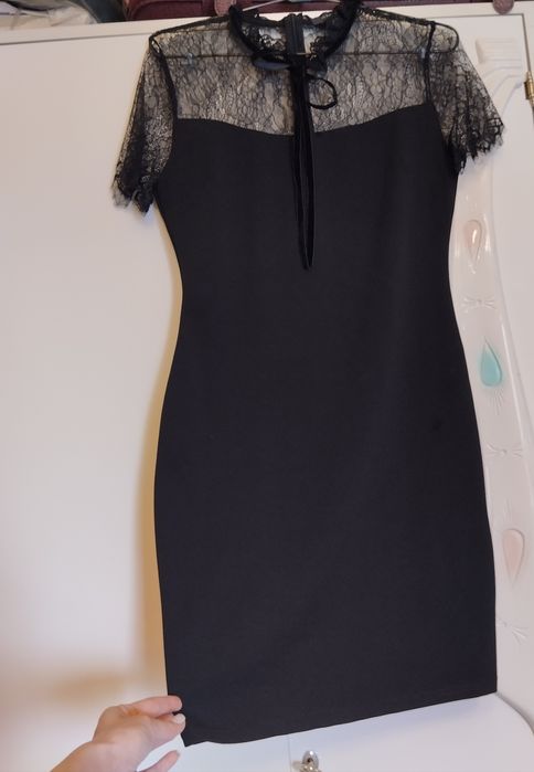 Продаю платье в отличном состоянии черного цвета размер М