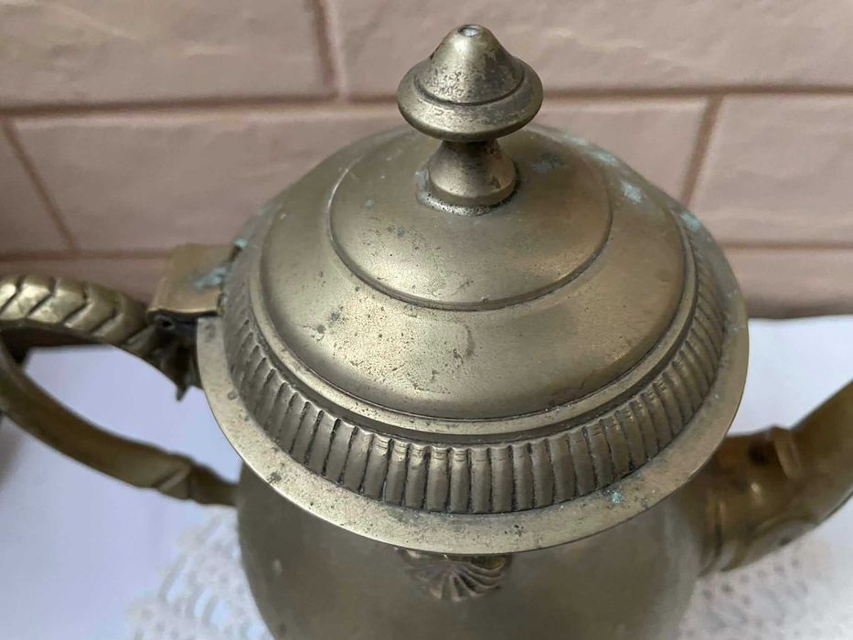 Красив месингов чайник от Англия, масивен и здрав