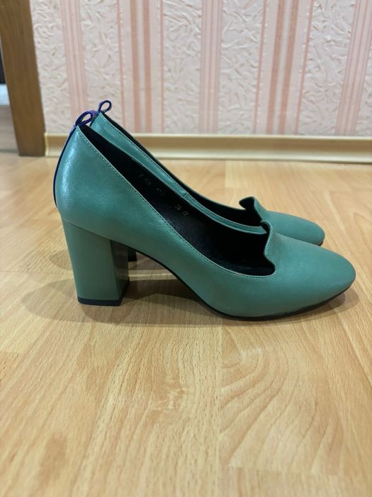 Женские туфли зеленые