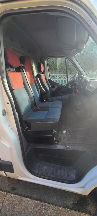 RENAULT Master 3 2.3 L2H2 varianta lunga si inalta