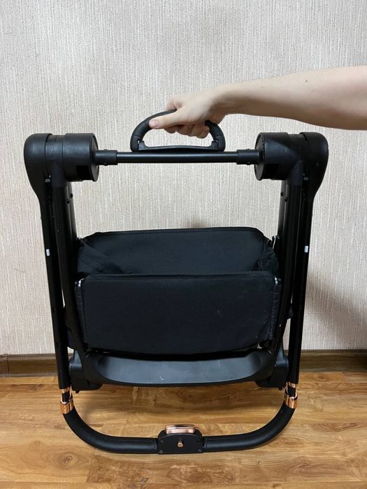 Продам коляску в отличном состочнии 3в1