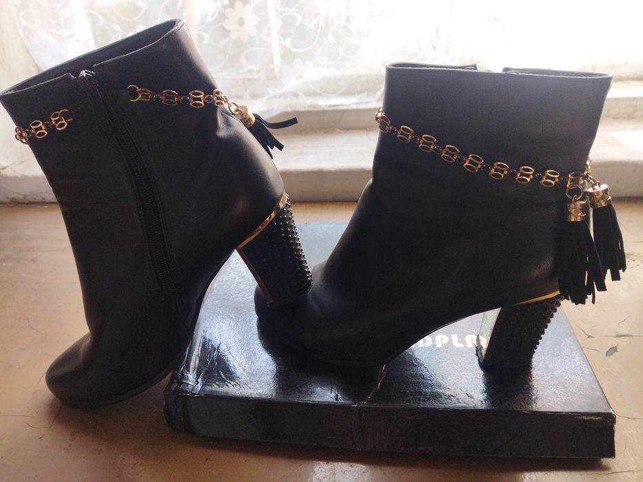 Продам полусапожки женские