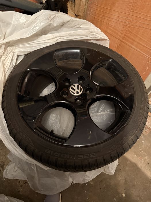 Jante golf gti 5x112  nokian  wr snowproof 225 40 18