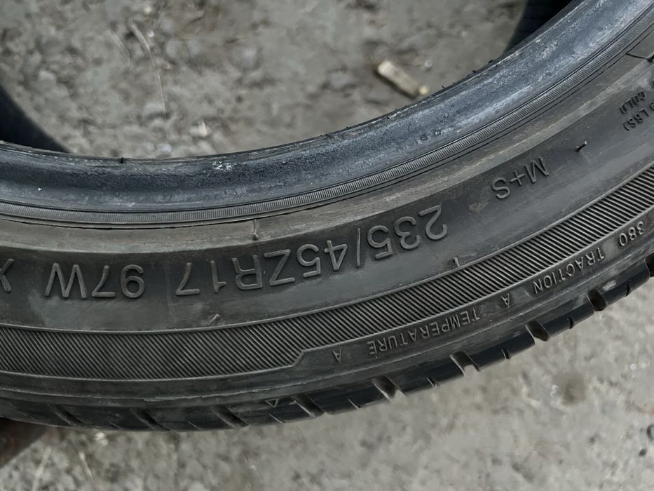 Продам покрышку на 235/45/17
