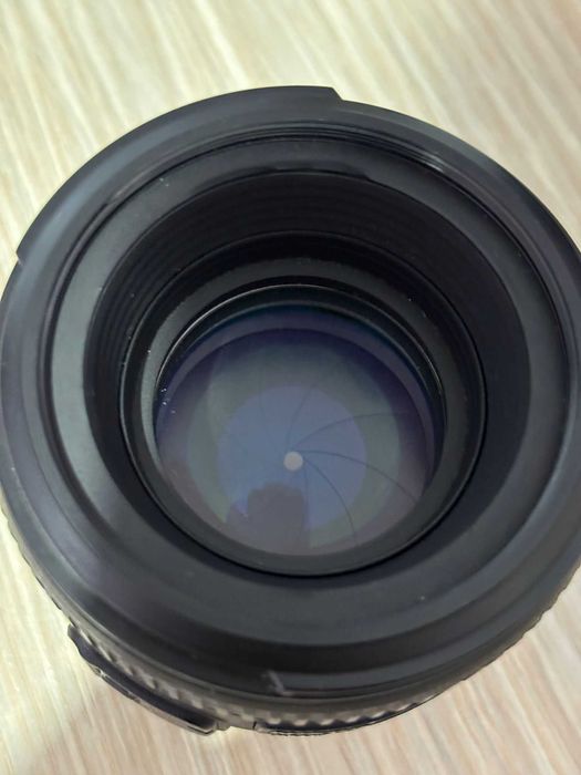 Nikon D3300 + Nikkor 50mm f/1.4G AF-S + accesorii – kit complet DSLR